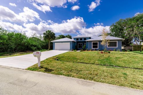 674 Mchole Ave, Fort Pierce, FL 34953-6435