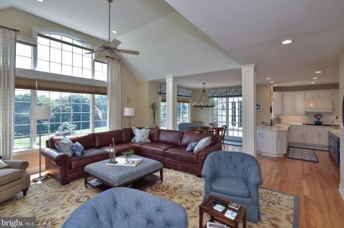 116 Osborne Cir, Kennett Sq PA  19348-1910 exterior