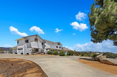 23920 La Vella Rd, Temecula CA  92590-3944 exterior