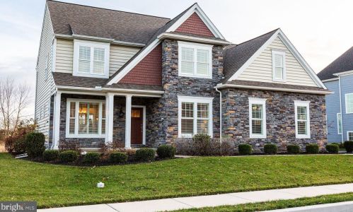 518 Delp Rd, Lancaster PA  17601-2956 exterior