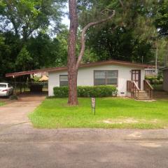 1658 Sharkey St, Tallahassee FL  32304-4625 exterior