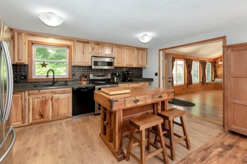 63 Durrell Mountain Rd, Belmont NH  03220-3305 exterior