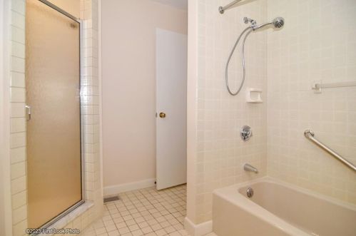 18 Bagy Wrinkle Cv, Warren RI  02885-4115 exterior
