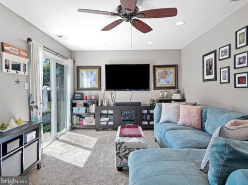 6 Hampshire Ct, Erial NJ exterior