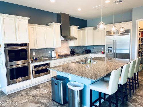 3257 Nightingale Ln, Gilbert, AZ 85298-0708