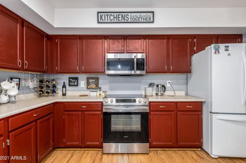 501 Sunrise Dr, Gilbert AZ  85233-6732 exterior