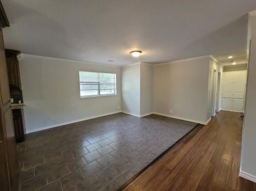 760 Oakwood Ave, Hurst, TX 76053-5511