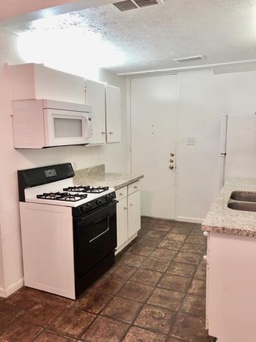 20 Lakeway St, Conroe TX  77304-3416 exterior