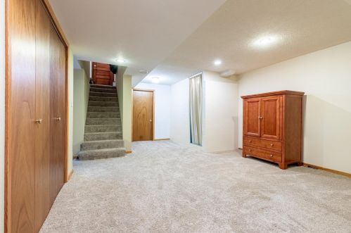 615 Washburne Ave, Paynesville MN  56362-1731 exterior