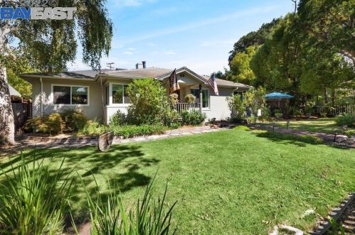 851 Jefferson St, Benicia, CA 94510-2925