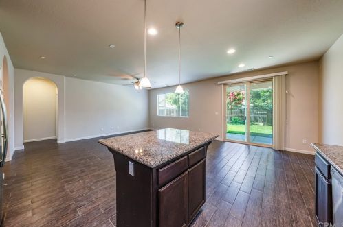 3053 Stanley Ave, Fresno CA  93737-9284 exterior