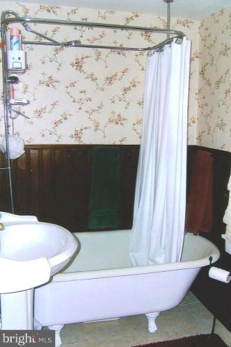 313 6th St, Laurel DE  19956-1555 exterior