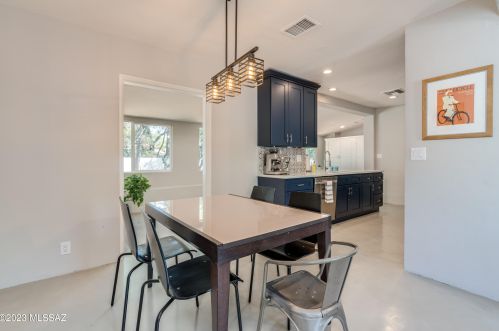 221 Calle De Jardin, Tucson AZ  85711-3406 exterior