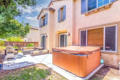 27404 Lock Haven Ct, Temecula CA  92591-4423 exterior