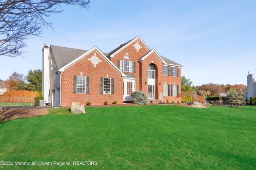 34 Scarlet Dr, East Freehold, NJ 07728-9328