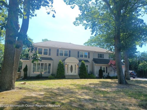 16 Woods Rd, West Long Branch, NJ 07764-1127