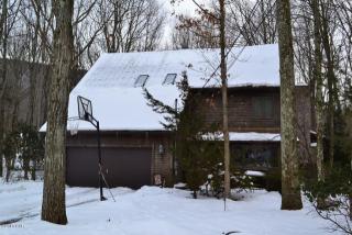 122 Hells Kitchen Ct, Drums, PA 18222-1030