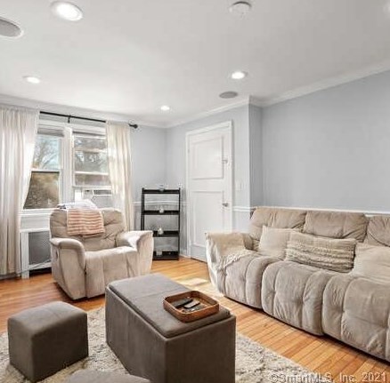 232 Seaton Rd, Stamford, CT 06902-3313