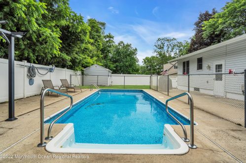 10 Trinity Pl, Jackson Twp NJ  08527-1822 exterior