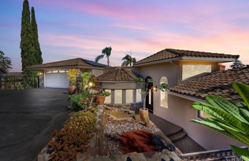 10155 Hermosa Way, La Mesa, CA 91941-4352