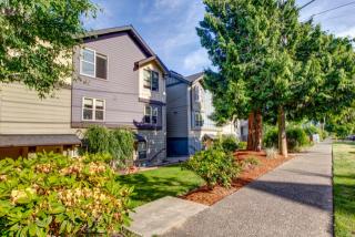 9012 18th Ave, Seattle WA  98106-2398 exterior