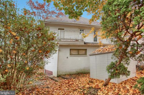 2001 Derry St, Harrisburg PA 17111-1643 exterior