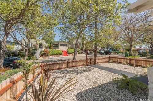 5335 El Camile Ave, Oakland CA  exterior