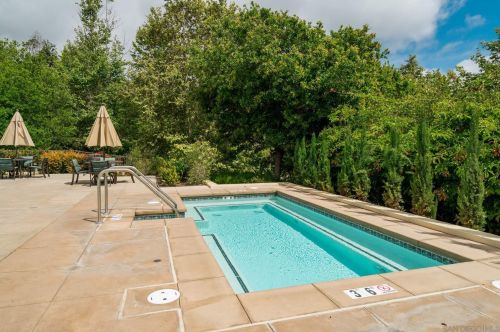 6962 Feldspar Pl, Carlsbad CA  92009-5212 exterior