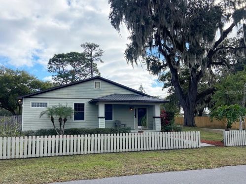 721 Bay St, Kissimmee, FL 34744-5219