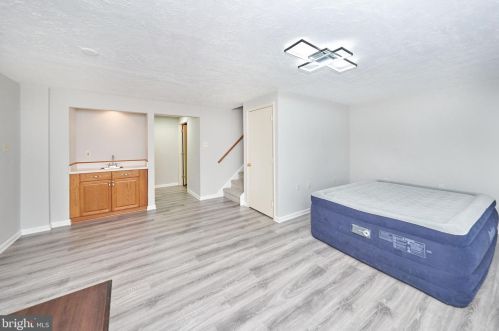 6117 Quiet Pond Ct, Springfield VA  22015-3724 exterior