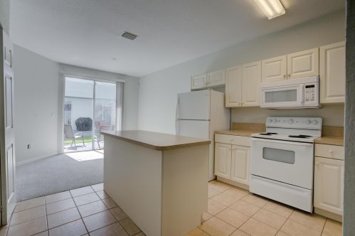 1947 Gardenia Ct, West Palm Beach, FL 33404-1870