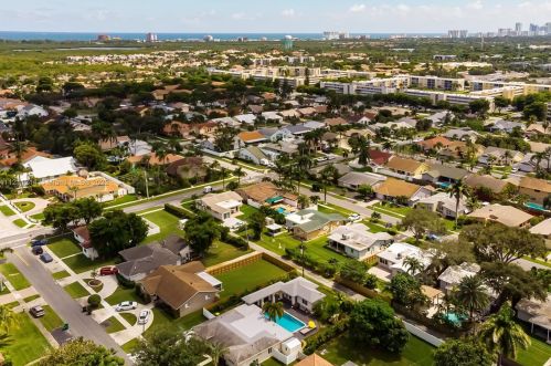235 6th St, Dania Beach FL  33004-4147 exterior