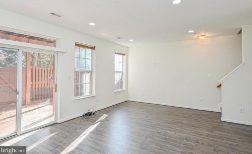 2617 Logan Wood Dr, Herndon VA 20171-4367 exterior