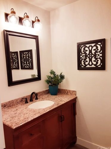 2128 Guerne Ave, Simi Valley CA  93063-2728 exterior