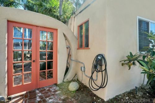 232 Rios Ave, Solana Beach CA  92075-1240 exterior
