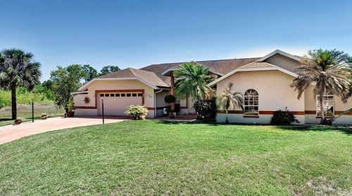 853 Geneva St, Lehigh Acres, FL 33974-7133