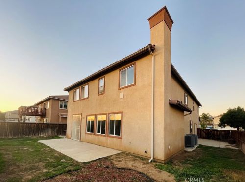 37245 Parkway Dr, Beaumont CA  92223-8104 exterior