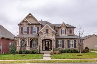102 Villinova Pl, Franklin, TN 37064-1412