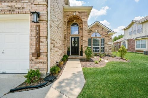 12031 Mariposa Canyon Dr, Tomball, TX 77377-7864