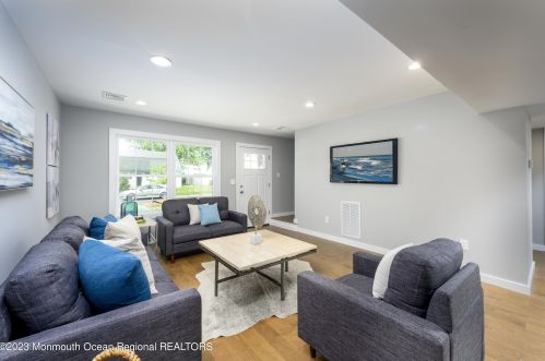 35 Buttonwood Pl, Hazlet NJ  07730-2173 exterior