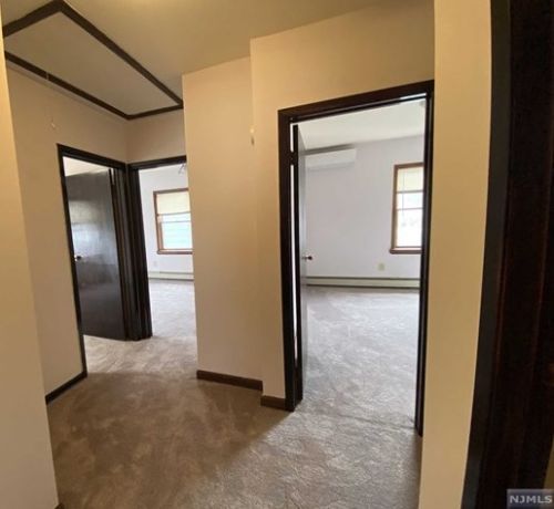 70 Prospect Ave, N Milford NJ  07646-1616 exterior