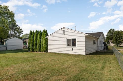 104 Whippoorwill Dr, New Haven OH  45030-1437 exterior