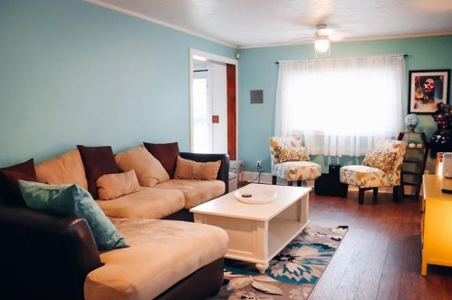 50 Blanchard Ave, Warwick, RI 02888-5012