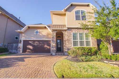 290 Sonoma Ct, Conroe, TX 77384-4916