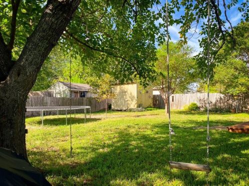 907 Connecticut Dr, Austin TX  78758-7420 exterior