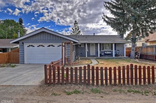 916 Sequoia Dr, Big Bear City, CA 92314-9367