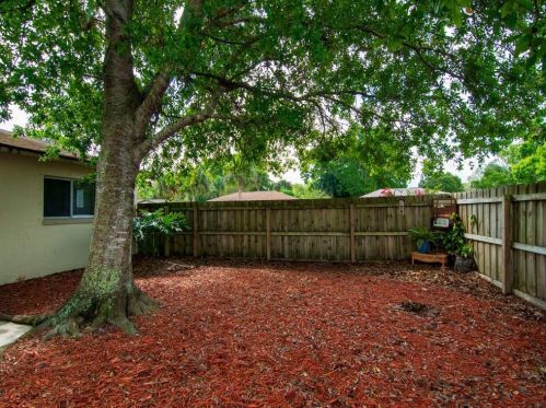 495 24th Ave, Vero Beach FL  32962-1309 exterior