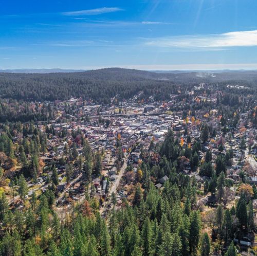708 Doris Dr, Grass Valley CA  95945-5524 exterior
