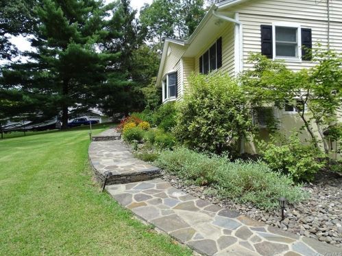 14 Montfort Woods Rd, New Hamburg NY  12590-3510 exterior