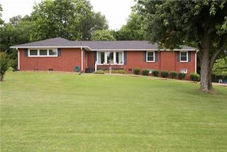 453 Oakley Dr, Nashville, TN 37220-2052